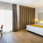 Hotel Caledonian 3*