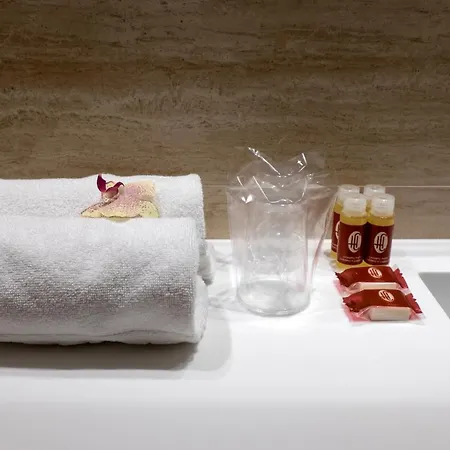 칼레도니안 호텔