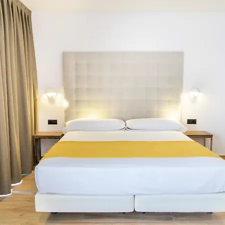 칼레도니안 호텔 3*