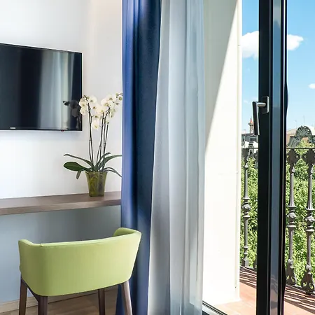 호텔 칼레도니안 3*