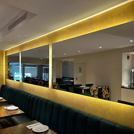 호텔 칼레도니안 3*