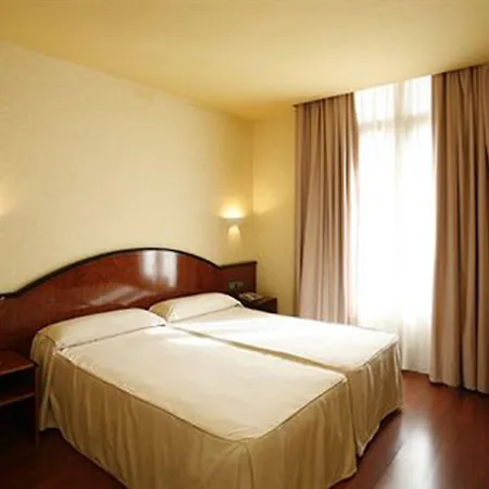 호텔 칼레도니안 3*