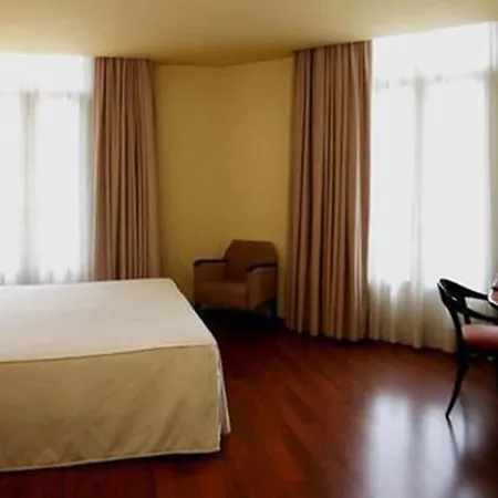 Caledonian Hotel 3*