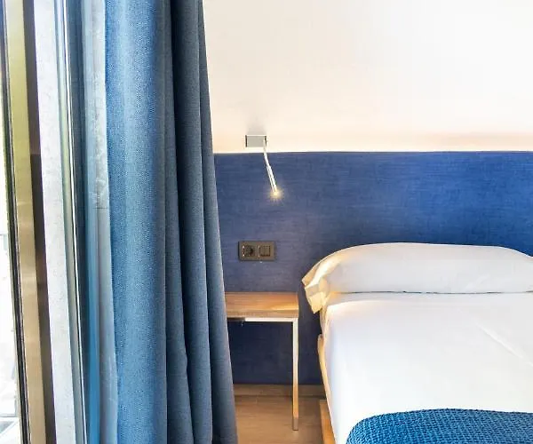 卡利多尼安酒店 3*