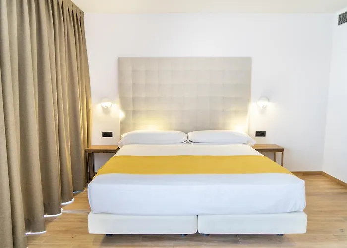 Caledonian Hotel 3*