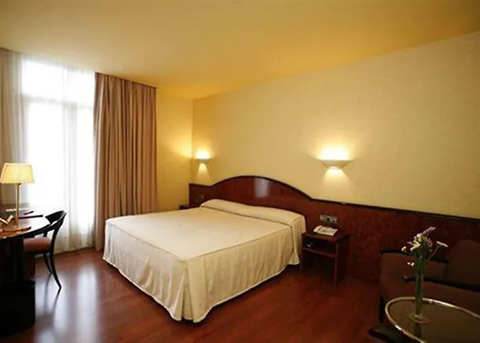 酒店 卡利多尼安酒店 3*