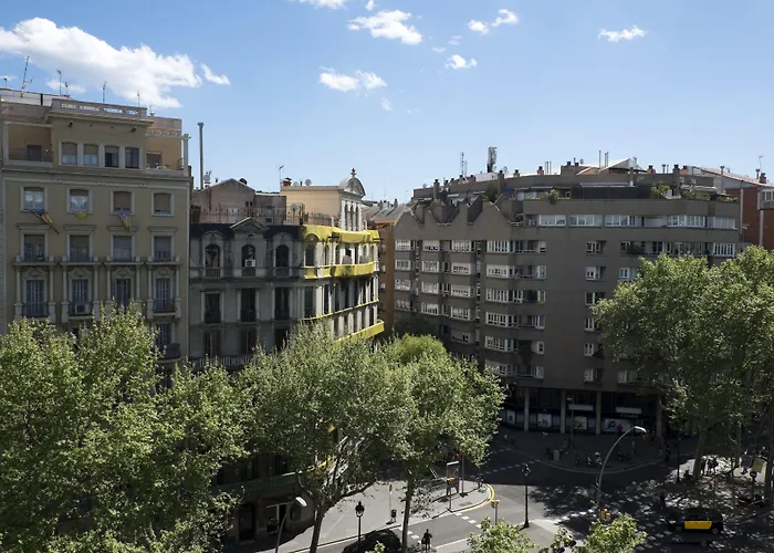 卡利多尼安酒店 3*